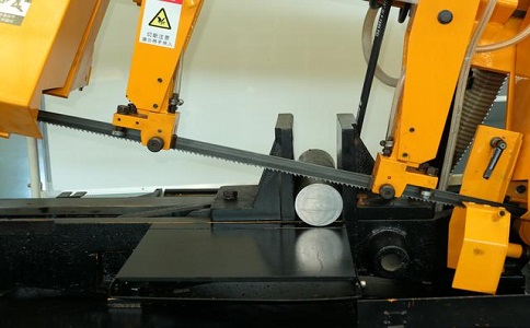 坦洲镇数控带锯床自动送料精度会出现偏差吗？